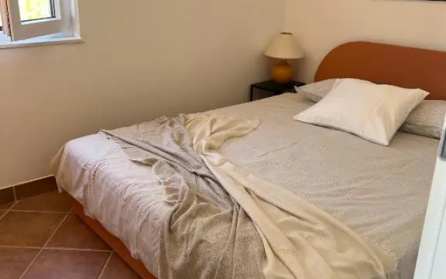Small, 2 bedroom house, 50 m from the sea