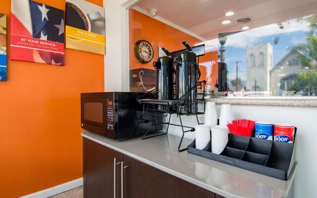 Motel 6 San Bernardino, CA - Downtown