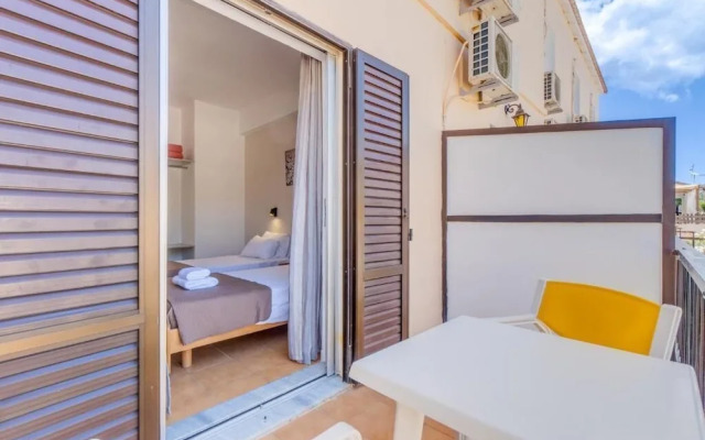 Sandy Beach Complex by Konnect - Poolside Studios and Seaside Apartments