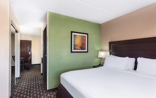 Crowne Plaza Milwaukee South by IHG