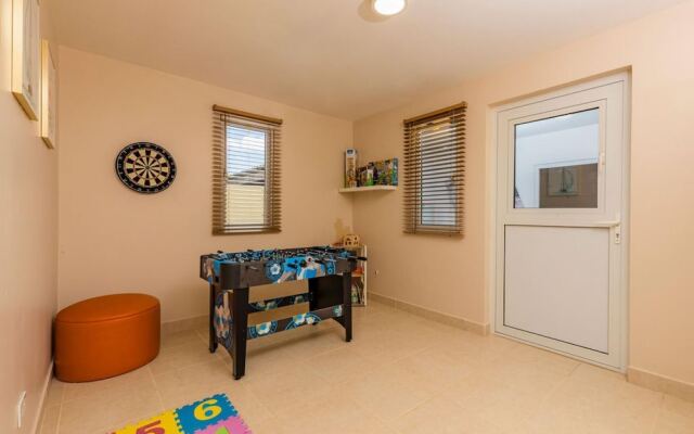 Amazing 3BR Villa w Large Private Pool Gameroom