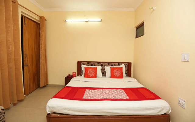 OYO 8714 Hotel Amar