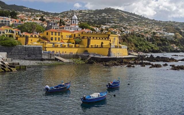 In the Funchal Old Town, Near Beach - Casa Caetano