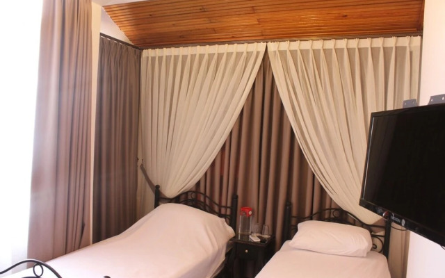 Urla Tarihi Han Otel