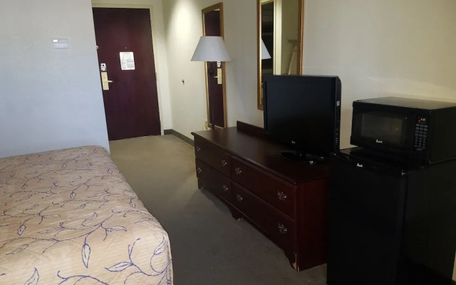 HomeTown Hotel Bryant