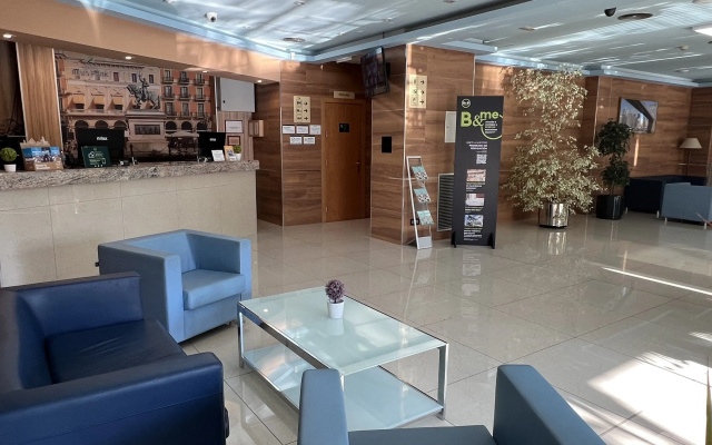 Отель B&B Tarragona Reus