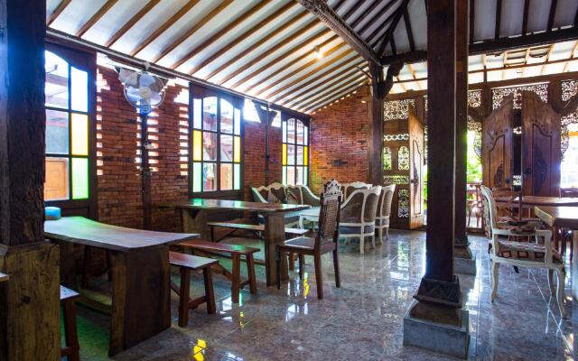 SPOT ON 2761 Pondok Kartini
