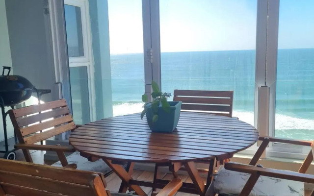 Point Village Accommodation - Ocean Two 42