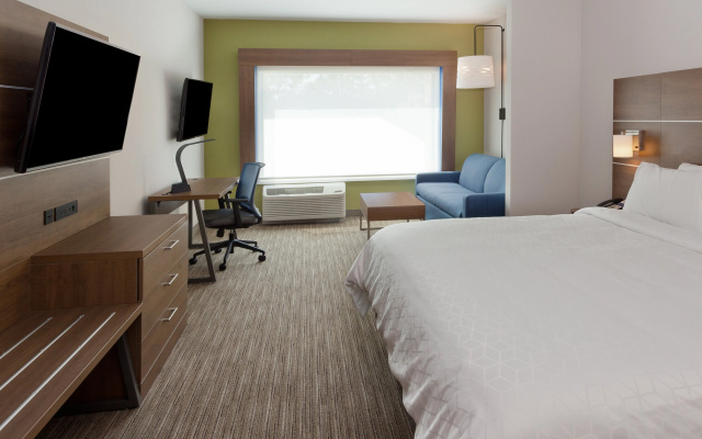 Holiday Inn Express & Suites Fayetteville by IHG