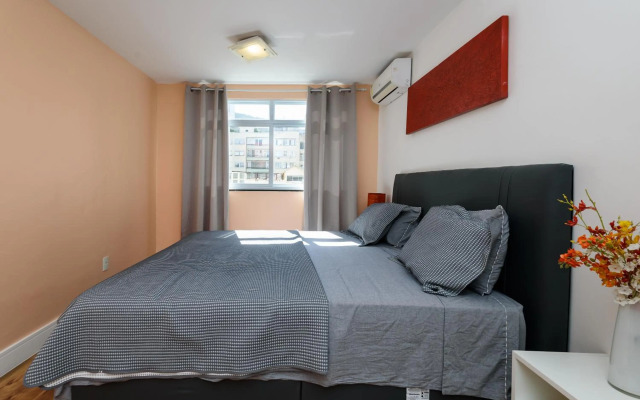 spacious penthouse duplex arpoador