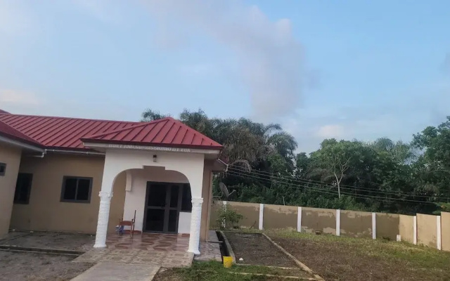 Assembly Hotel - Esiama