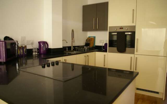 Ramsey Lodge 2-Bedroom Flat