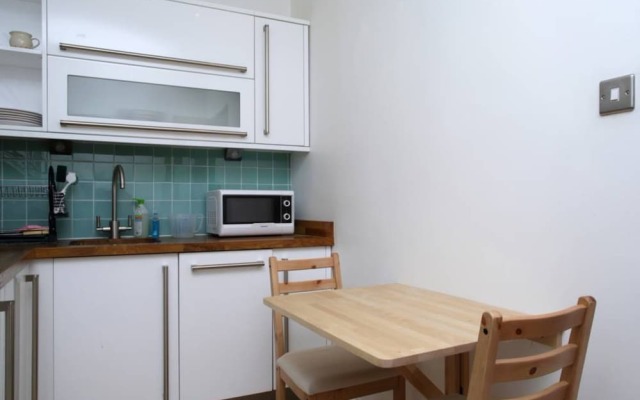 1 Bedroom Flat Near City Centre