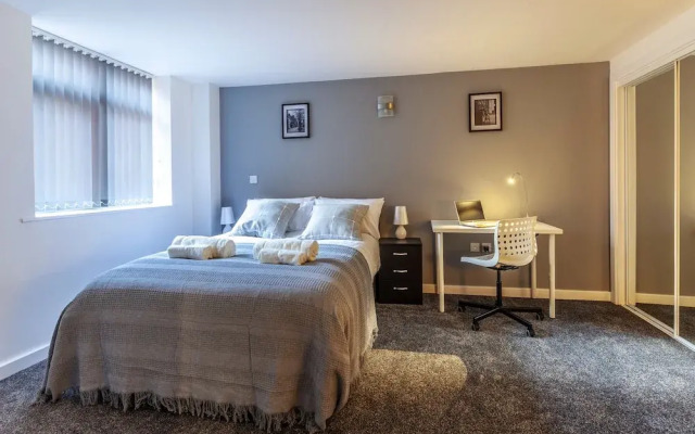 PM & Charles Luxury Apartments - 2 Bedroom - City Center - Parking