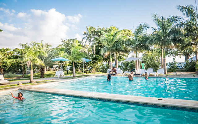 Coconut Paradise Beach Hotel
