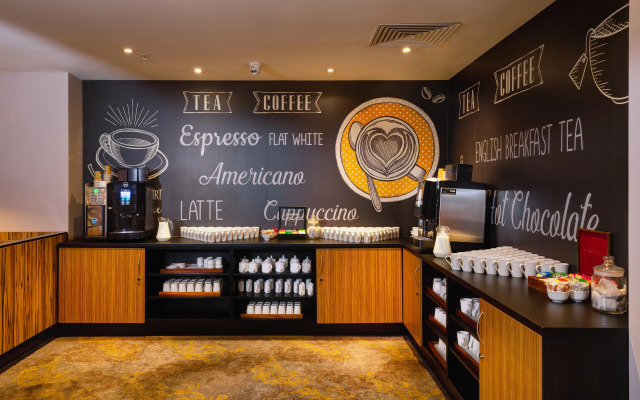 Novotel London West