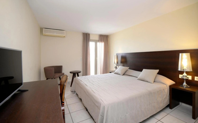 Golden Beach Hotel