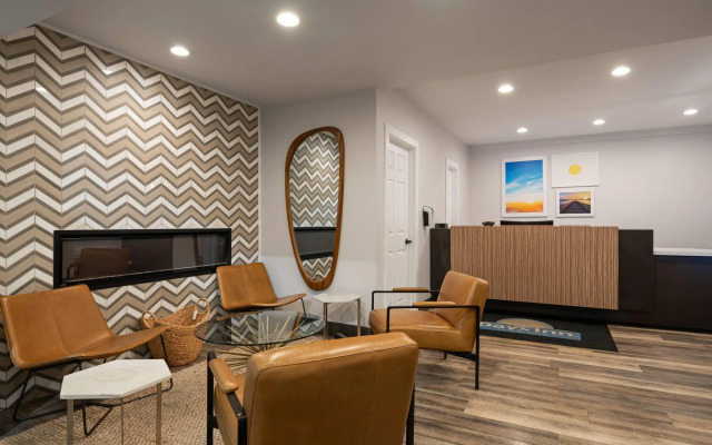 Days Inn by Wyndham Monterey Downtown