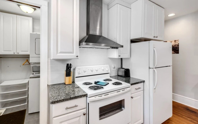 1 bedroom, Allen Street