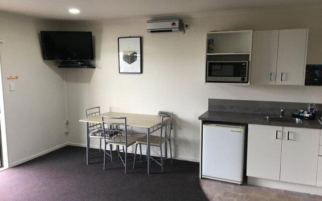 Kiwi Court Motel