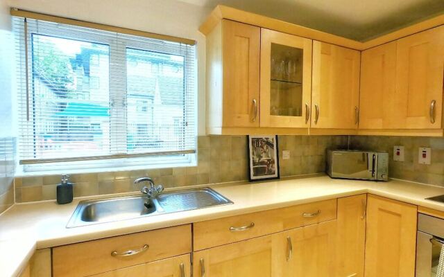 Central Spacious & Stylish Apartment