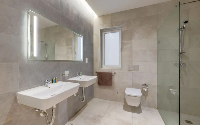 Luxury Apartment with Valletta and Harbour Views