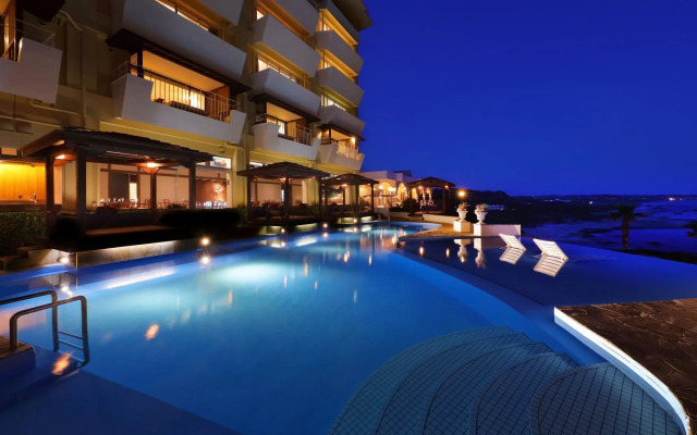 The Heisaura Beach Hotel & Resort