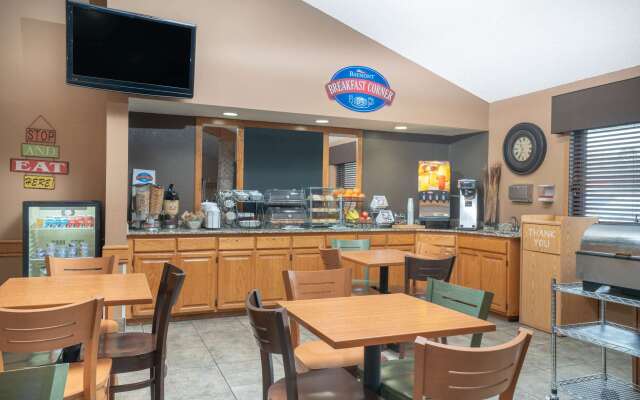 Baymont by Wyndham Lakeville