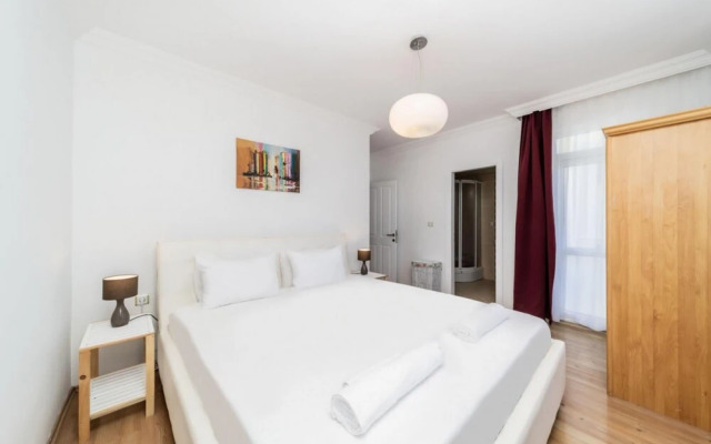 Riverside Flat Close to Beach