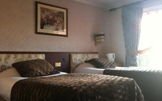 Balmoral Lodge Hotel