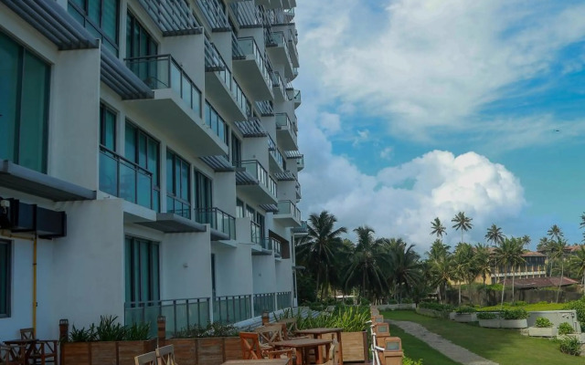 Oceanfront Galle Apartment L4-10