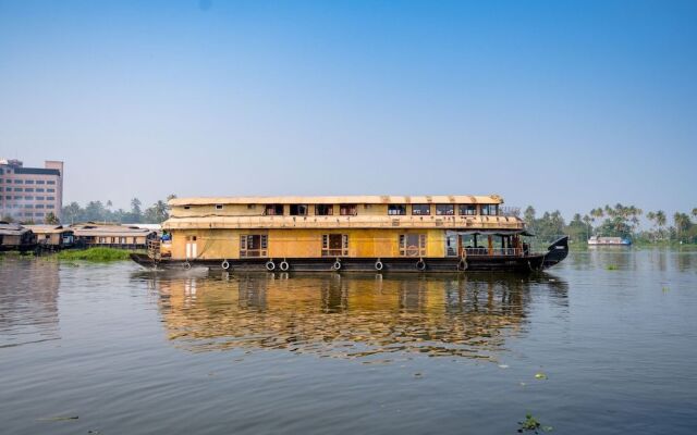 OYO 24146 Houseboat Anugraha 6bhk