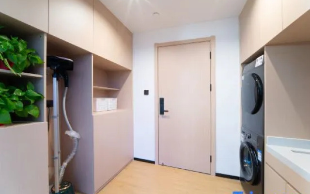 Weike Cinema Hotel (Jingdezhen People's Square Branch)