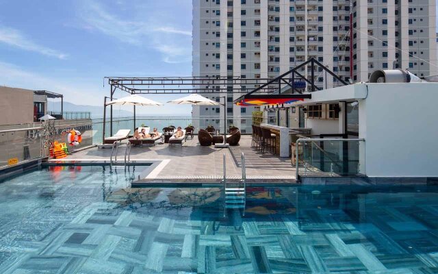 Golden Line Hotel