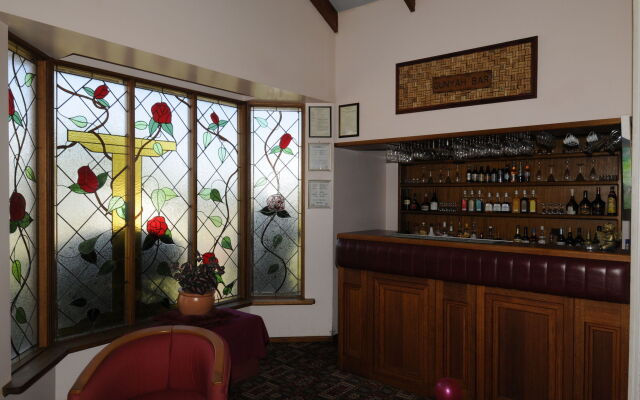McNevin's Warwick Motel