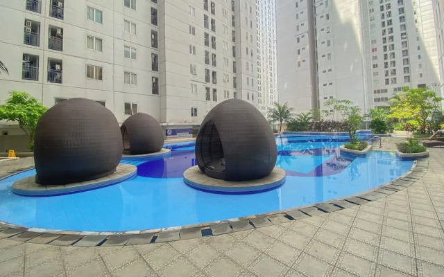 Modern Look 2Br At Bassura City Apartment