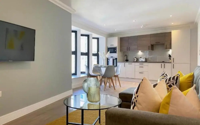 Modern Stylish 2 bedroom 2 Bath Apts.