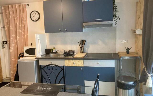 EXIGEHOME-Grand Studio en plein centre de Saint Germain en Laye