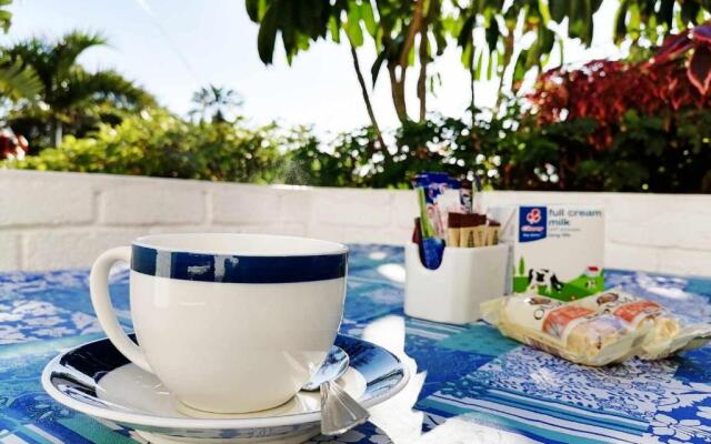 Boathouse Bed and Biscuit - Upper Deck