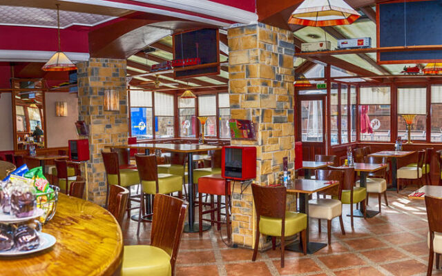 Rowantree Hotel
