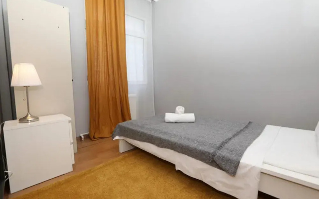 Amazing Flat Near Bagdat Street With Enticing Interior Design in Kadikoy
