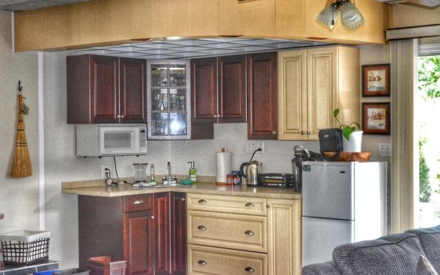 Sunny Shuswap B&B