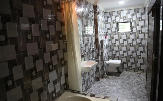 Hotel Sky Light Royal Stay