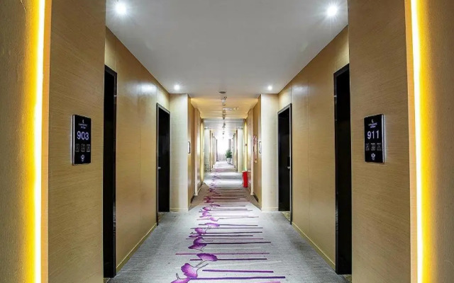 Lavande Hotel Leshan High Speed Railway Station