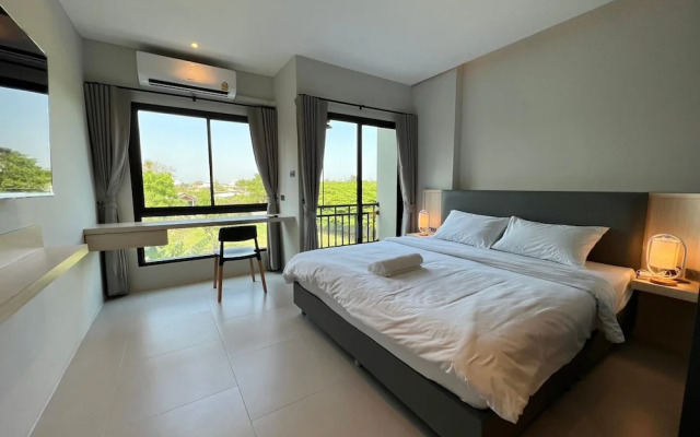 The Way Hotel Banpong