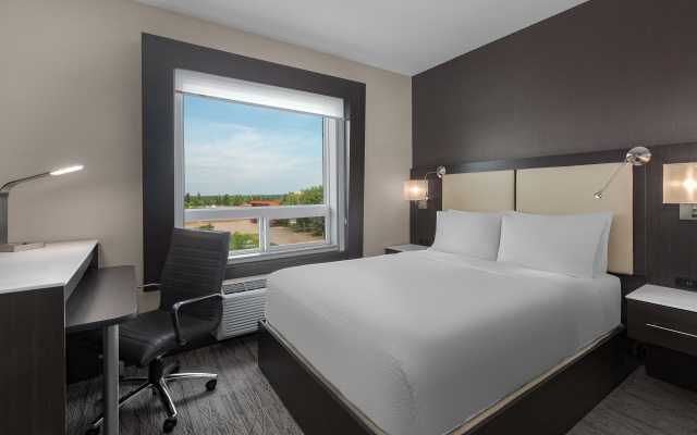 Holiday Inn Express & Suites Cold Lake by IHG