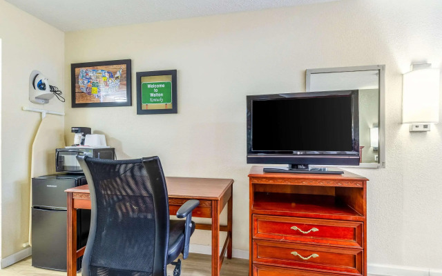 Red Roof Inn Walton - Richwood