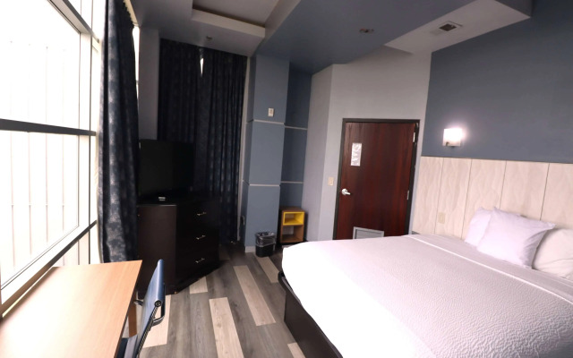 Days Inn & Suites by Wyndham Milwaukee