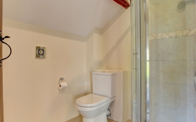 Lovely Apartment in Converted, Stone Barn Located in Tiverton
