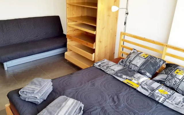 Walk distance to mokotow business park